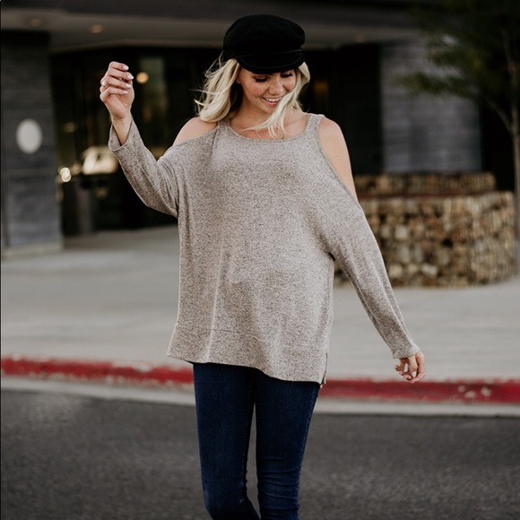 Open Cold Shoulder Long Sleeve Top - Picture 4 of 4